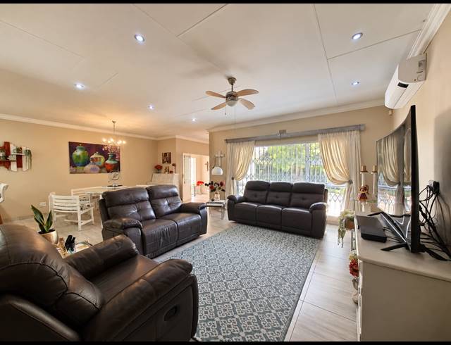 4 BEDROOM HOUSE FOR SALE IN GOLF PARK